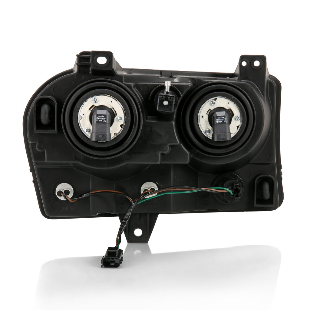 Anzo USA 121544 Crystal Headlight Set Fits 05-10 300