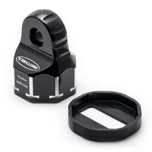 Load image into Gallery viewer, Smittybilt 2820 Winch Shackle