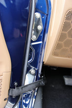 Load image into Gallery viewer, Kentrol 30580 Polished Silver Body Door Hinge Set 4 Pc 2 Door 07-18 Wrangler JK