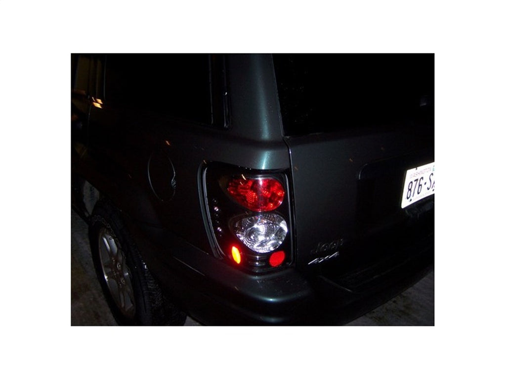 Spyder Auto 5005625 Euro Style Tail Lights Fits 99-04 Grand Cherokee (WJ)