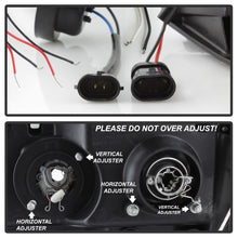 Load image into Gallery viewer, Spyder Auto 5010605 Halo Projector Headlights