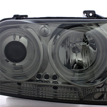 Load image into Gallery viewer, Spyder Auto 5039217 CCFL LED Projector Headlights Fits 05-07 300