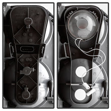 Load image into Gallery viewer, Spyder Auto 5075871 XTune Euro Style Tail Lights Fits 06-09 Range Rover