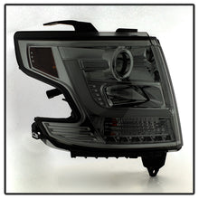 Load image into Gallery viewer, Spyder Auto 5082558 DRL LED Projector Headlights