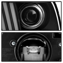 Load image into Gallery viewer, Spyder Auto 5088192 APEX Series Projector Headlights Fits 05-08 Mustang