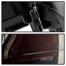 Load image into Gallery viewer, Spyder Auto 9030352 XTune Crystal Headlights Fits Ram 1500 Ram 2500 Ram 3500