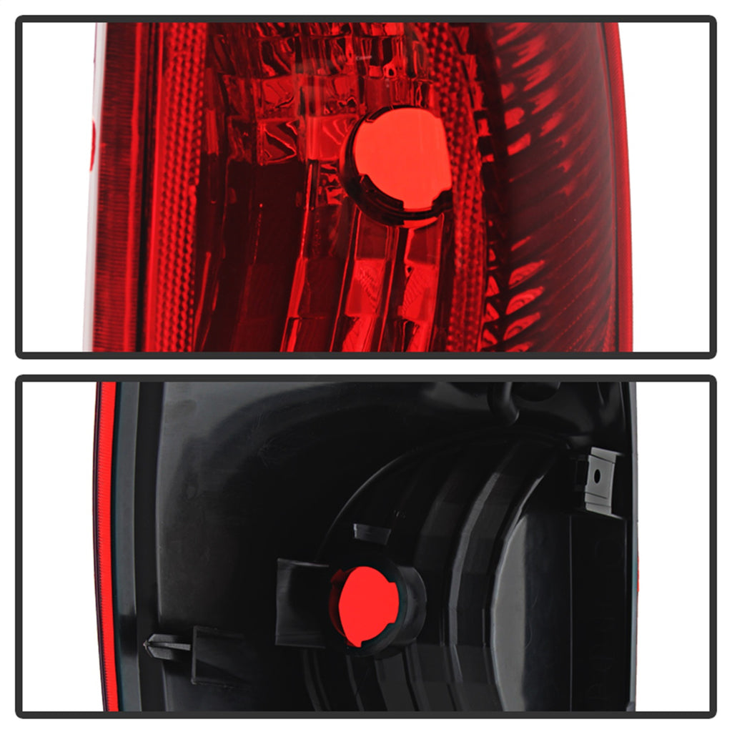 Spyder Auto 9030895 XTune Tail Light Fits 02-06 Avalanche 1500 Avalanche 2500