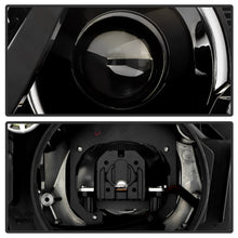 Load image into Gallery viewer, Spyder Auto 9956287 Halogen Headlight Fits 16-22 Passport Pilot Ridgeline