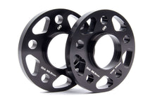 Load image into Gallery viewer, Dinan D210-2030 Wheel Spacer Kit