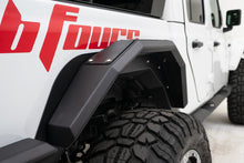 Load image into Gallery viewer, Fab Fours JT1001-B Fender Fits 20-24 Gladiator Pickup Gladiator