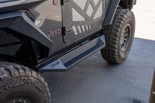 Load image into Gallery viewer, DV8 Offroad SRJL-24 Rock Slider w/Step Fits 18-22 Wrangler (JL)