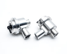 Load image into Gallery viewer, Racing Diverter Valve Pair Polished Fits Porsche 996TT 997.2TT Cayenne TT