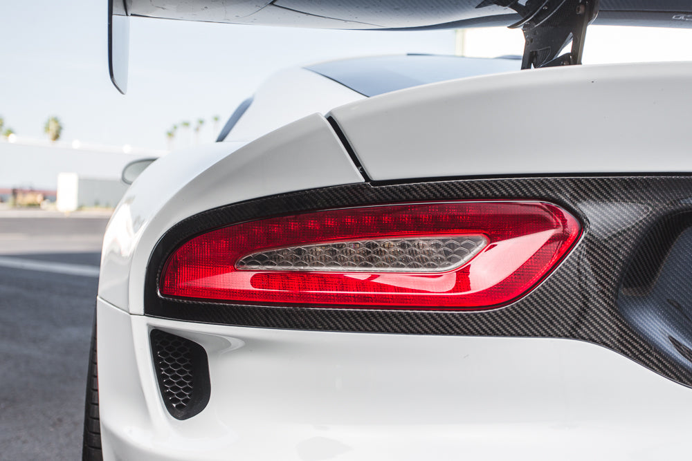 Carbon Fiber Rear Bumper Tail Light Surround Trim Fits 13-Pres SRT Viper