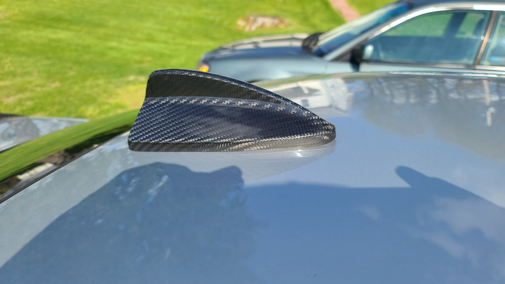 AutoTecknic BM-0333 Dry Carbon Roof Antenna Cover E82 1-Series