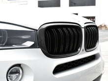 Load image into Gallery viewer, AutoTecknic BM-0174-DS-CF Dual-Slats Carbon Fiber Front Grilles F15 X5