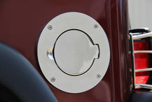 Load image into Gallery viewer, Kentrol 30553 Polished Silver Billet Style Gas Hatch 97-06 Wrangler TJ