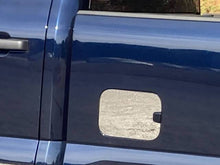 Load image into Gallery viewer, QAA Polished Gas Door Trim 1Pc Fits 23-26 Super Duty Super Cab