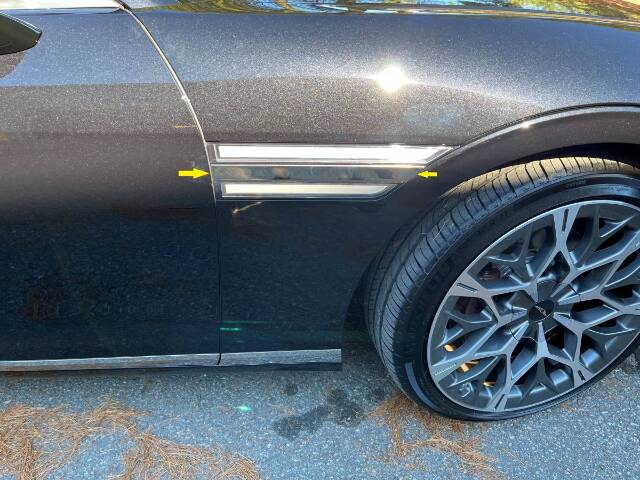 QAA PH73375 Polished Porthole Accent Trim 2Pc Fits 23-26 G90 Sedan