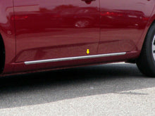 Load image into Gallery viewer, QAA TH10811 Polished Rocker Panel Trim 2Pc Fits 10-13 Forte Sedan