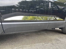 Load image into Gallery viewer, QAA TH65160 Polished Upper Rocker Trim 4Pc Fits 25-26 Equinox