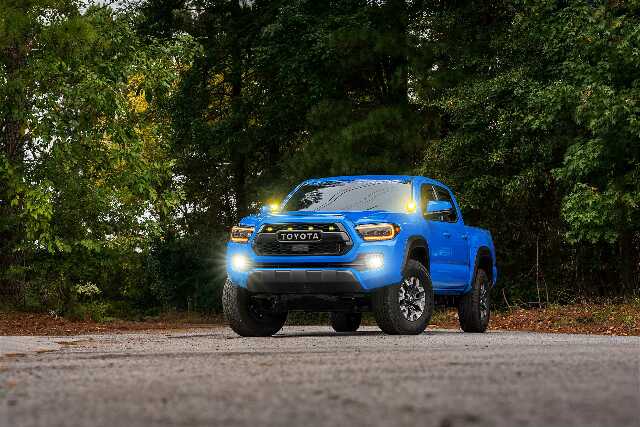 Morimoto 4B-FOG-T-1056 LED Fog Light Kit HXB White Combo Beam Fits 16-22 Tacoma
