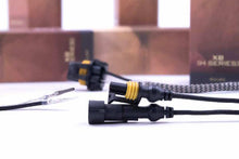 Load image into Gallery viewer, Morimoto MM.N.052 5202/2504 Pair XB 4000K HID Bulbs