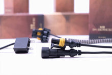 Load image into Gallery viewer, Morimoto MM.N.023 H7A Pair XB 5000K HID Bulbs