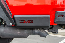 Load image into Gallery viewer, DV8 Offroad SRGL-01 Bedside Rock Slider Fits 20-22 Gladiator