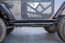 Load image into Gallery viewer, DV8 Offroad SRJL-22 Rock Slider w/Step Fits 18-22 Wrangler (JL)