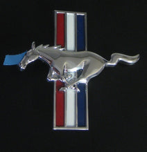 Load image into Gallery viewer, CDC 105073 Mach 1 and V6 Side Emblem Driver For 99-09 Mustang