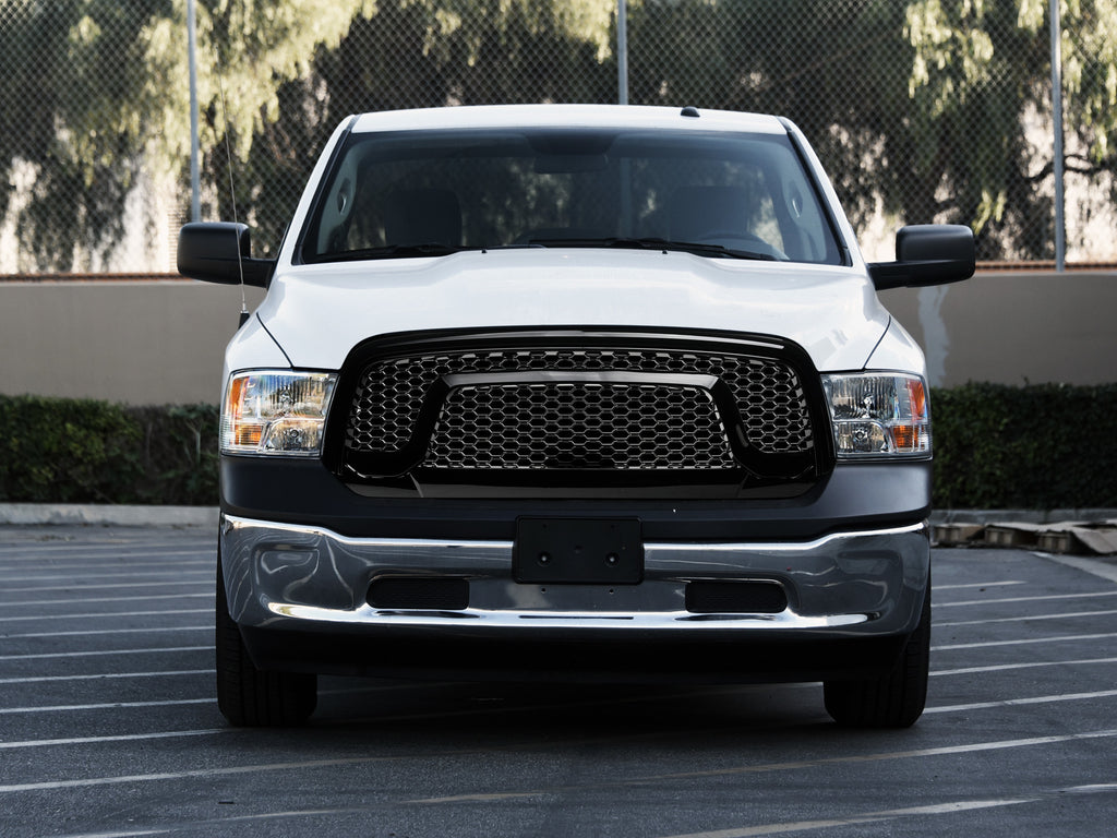 Armordillo 7161429 Gloss Black OE Style Grille For 2013-2018 Ram 1500